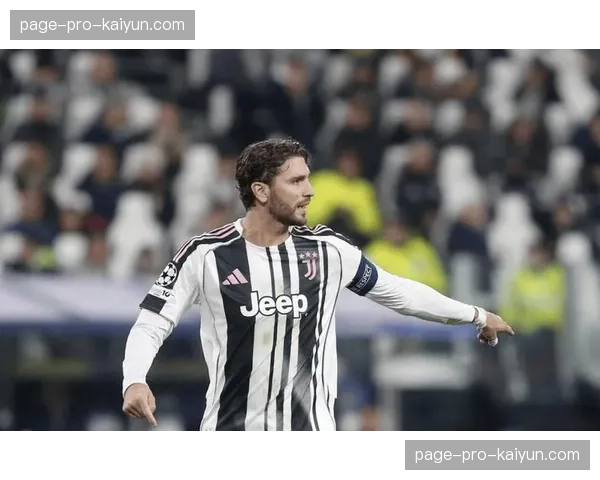 特写：老将基耶利尼现身都灵，观看尤文图斯比赛