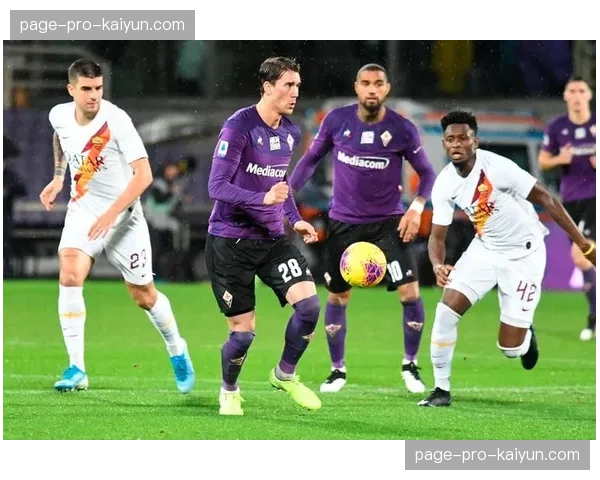 特写：弗拉霍维奇罚入点球后指向天空，告慰近日离世的亲人