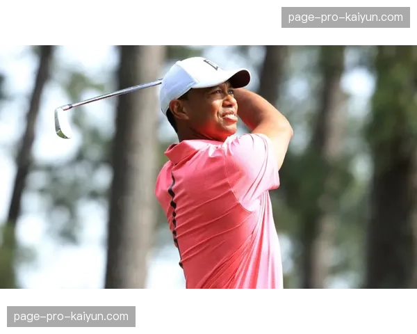 老虎伍兹第三轮于第12洞两次击球下水，单洞+8断送争冠希望